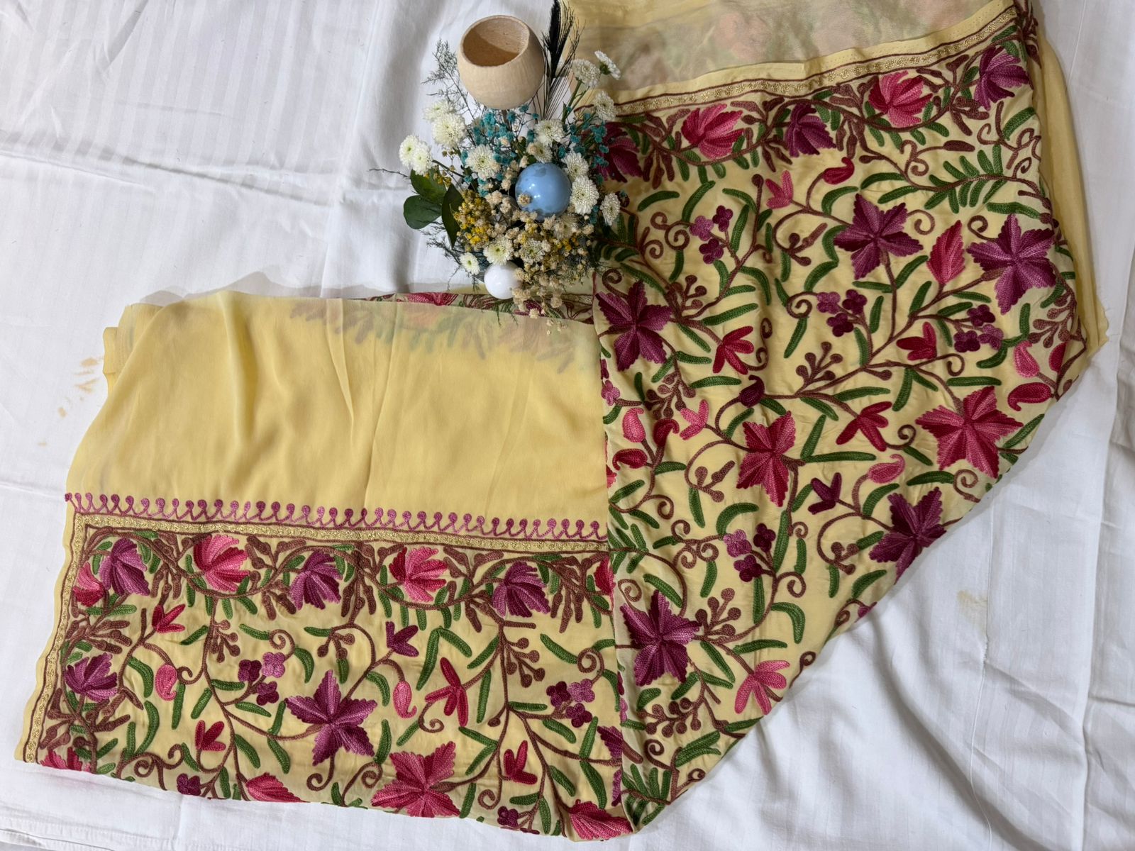 Cream Ari Pallu Jaal Saree