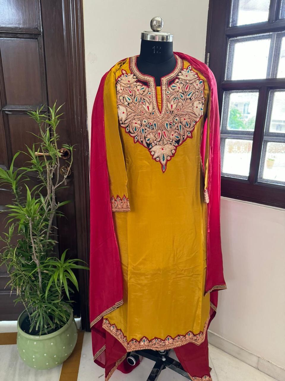 Mustard/Red 2D suit